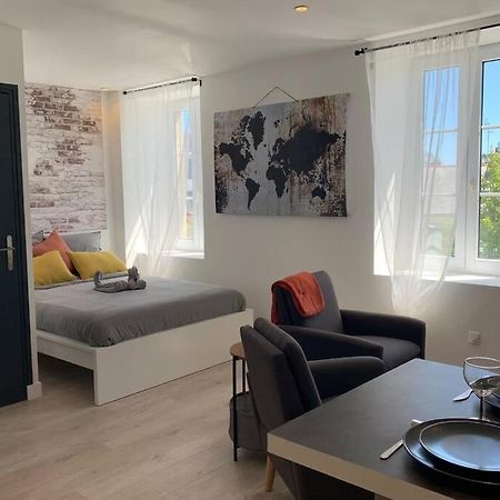 Le petit loft - Studio - WIFI - Coeur de ville - Parking Pont-lʼAbbé Extérieur photo